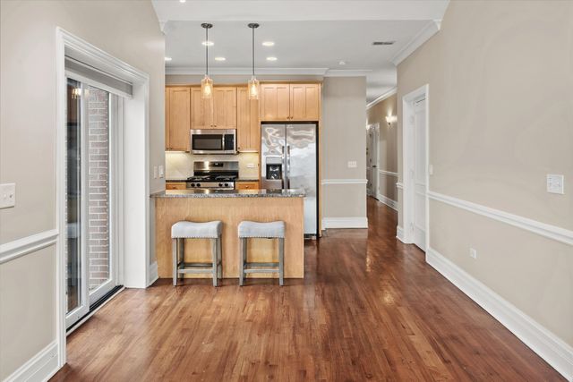 930 W Dakin Street 4, Chicago, IL 60613