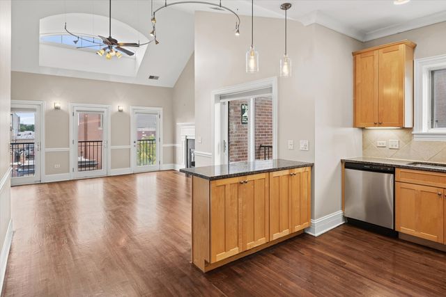 930 W Dakin Street 4, Chicago, IL 60613
