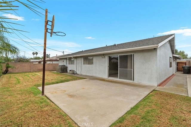8161 Valencia, Huntington Beach, CA 92647