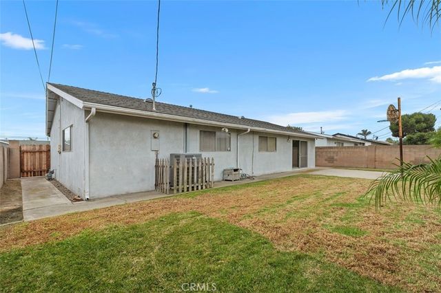8161 Valencia, Huntington Beach, CA 92647