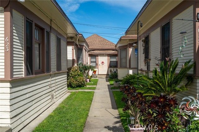 613 W 4th Street, Long Beach, CA 90802