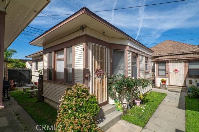 613 W 4th Street, Long Beach, CA 90802