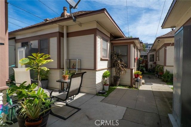 613 W 4th Street, Long Beach, CA 90802