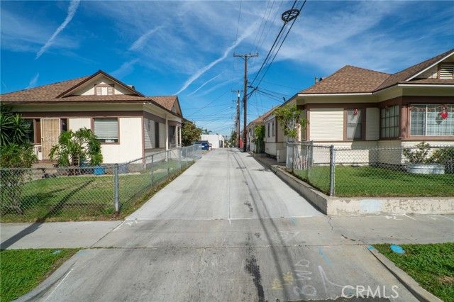613 W 4th Street, Long Beach, CA 90802