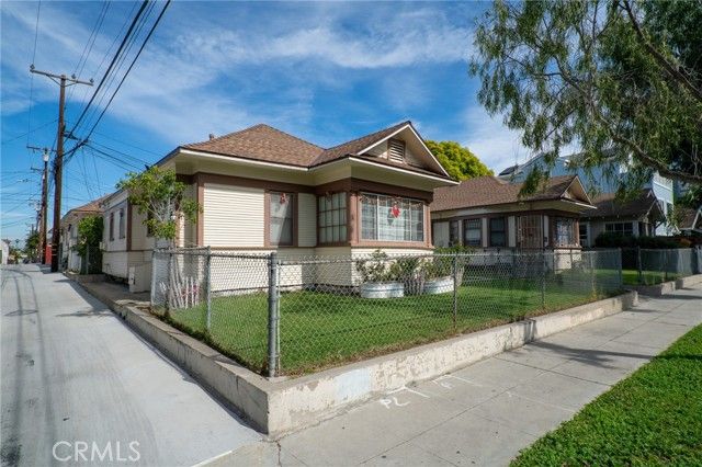 613 W 4th Street, Long Beach, CA 90802