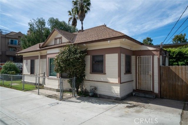 613 W 4th Street, Long Beach, CA 90802