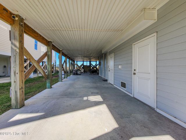 127 S Boca Bay Lane A, Holly Ridge, NC 28445