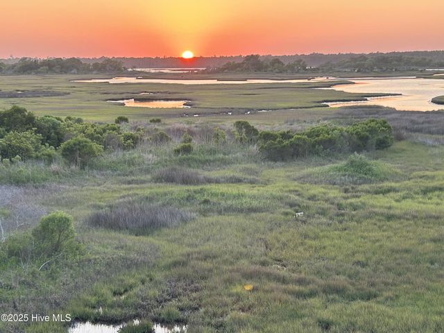 127 S Boca Bay Lane A, Holly Ridge, NC 28445