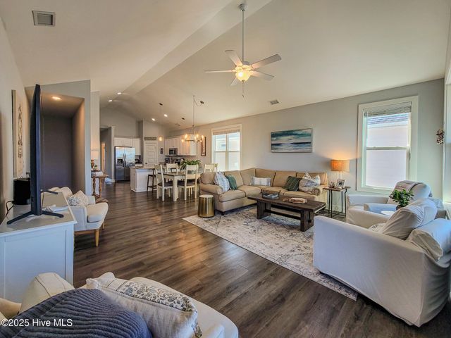 127 S Boca Bay Lane A, Holly Ridge, NC 28445