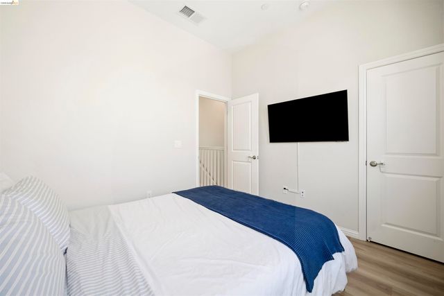 2829 Tradewind Ct, Alameda, CA 94501