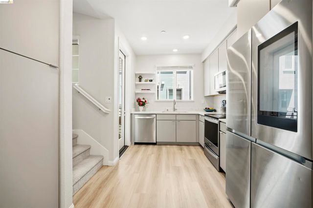 2829 Tradewind Ct, Alameda, CA 94501