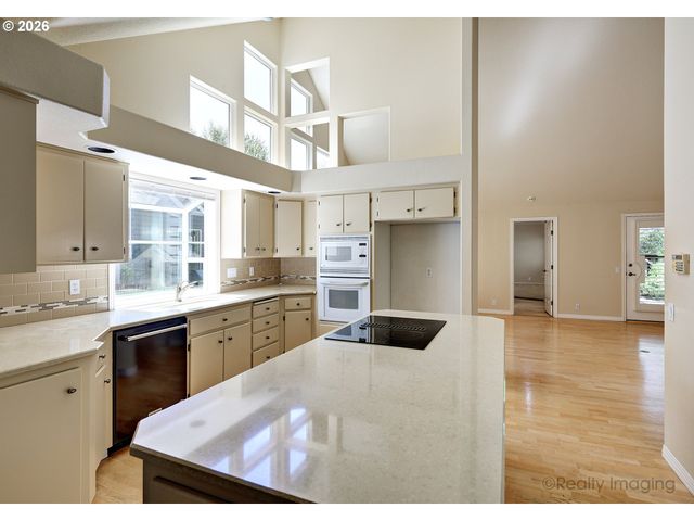 32150 Sw LAKE Dr, Wilsonville, OR 97070