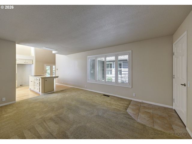 32150 Sw LAKE Dr, Wilsonville, OR 97070