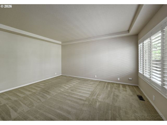 32150 Sw LAKE Dr, Wilsonville, OR 97070