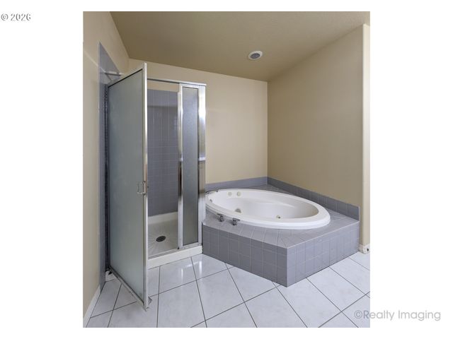 32150 Sw LAKE Dr, Wilsonville, OR 97070