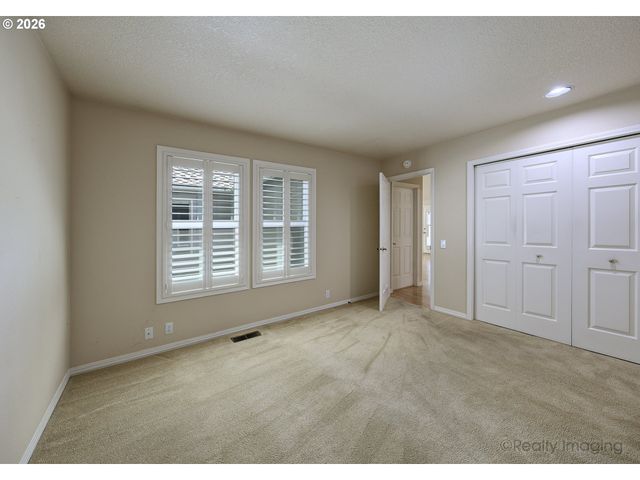 32150 Sw LAKE Dr, Wilsonville, OR 97070