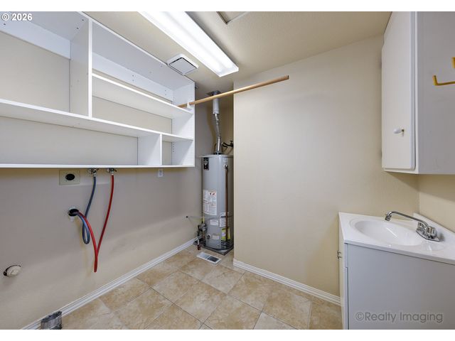 32150 Sw LAKE Dr, Wilsonville, OR 97070