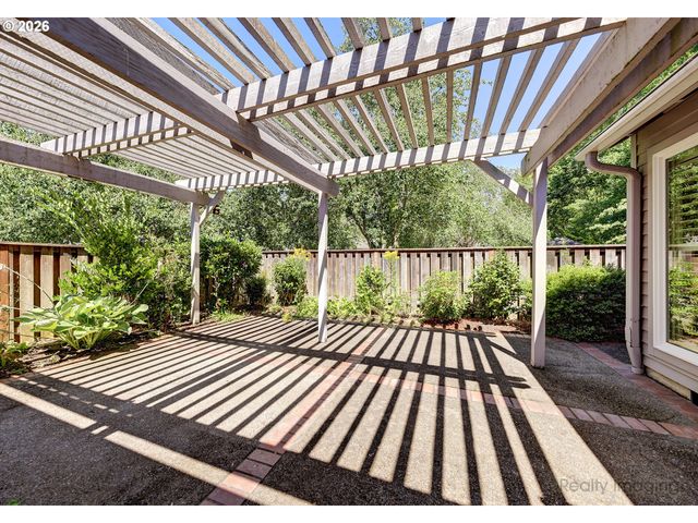 32150 Sw LAKE Dr, Wilsonville, OR 97070