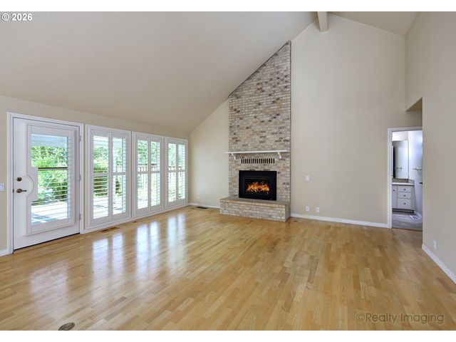32150 Sw LAKE Dr, Wilsonville, OR 97070