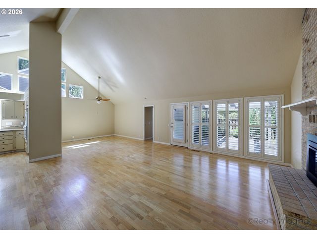 32150 Sw LAKE Dr, Wilsonville, OR 97070