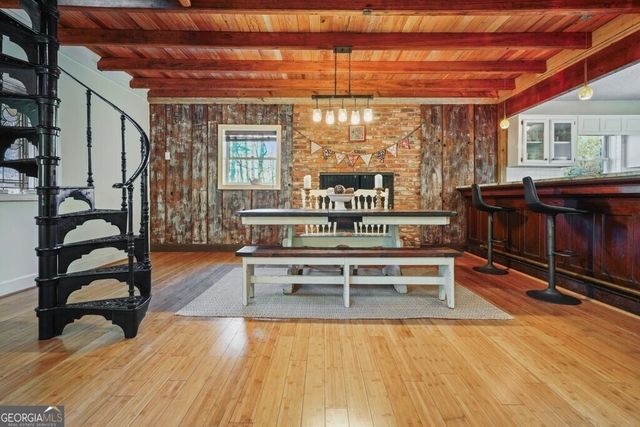 109 Mountain Park Road, Roswell, GA 30075