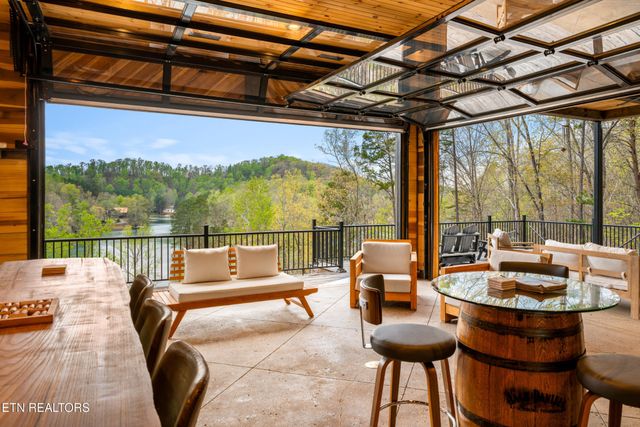 780 Laurel Lake Circle, Madisonville, TN 37354