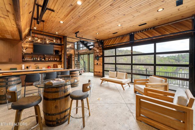 780 Laurel Lake Circle, Madisonville, TN 37354
