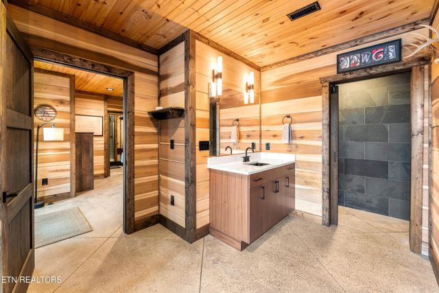 780 Laurel Lake Circle, Madisonville, TN 37354