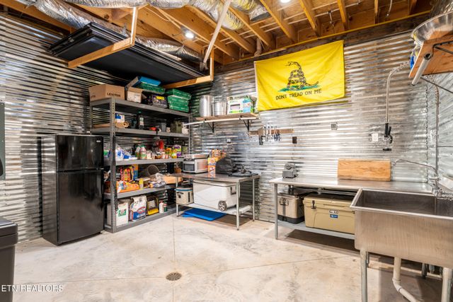 780 Laurel Lake Circle, Madisonville, TN 37354