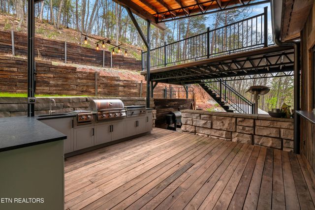 780 Laurel Lake Circle, Madisonville, TN 37354