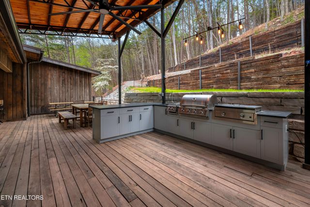 780 Laurel Lake Circle, Madisonville, TN 37354