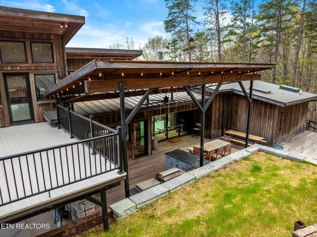 780 Laurel Lake Circle, Madisonville, TN 37354