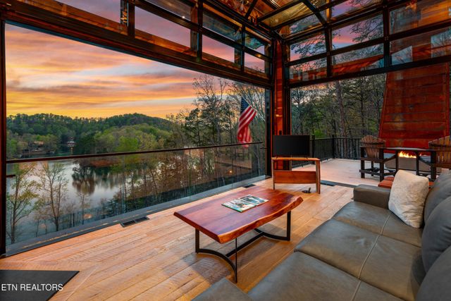 780 Laurel Lake Circle, Madisonville, TN 37354