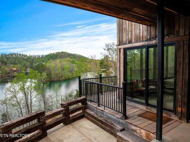 780 Laurel Lake Circle, Madisonville, TN 37354