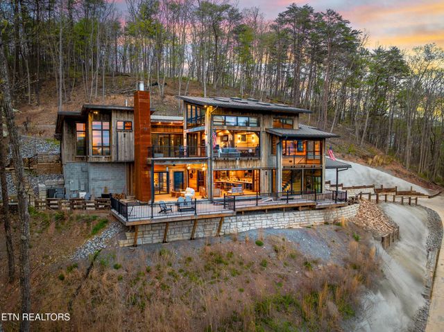 780 Laurel Lake Circle, Madisonville, TN 37354