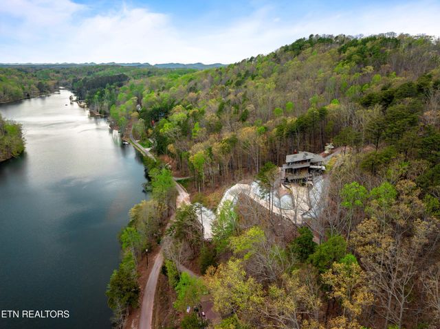 780 Laurel Lake Circle, Madisonville, TN 37354