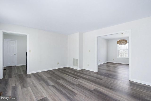 11818 HICKORY CREEK DR, Fredericksburg, VA 22407