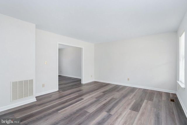 11818 HICKORY CREEK DR, Fredericksburg, VA 22407