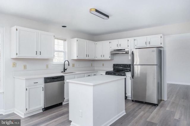 11818 HICKORY CREEK DR, Fredericksburg, VA 22407