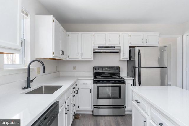 11818 HICKORY CREEK DR, Fredericksburg, VA 22407