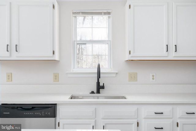 11818 HICKORY CREEK DR, Fredericksburg, VA 22407