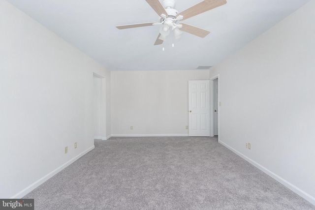 11818 HICKORY CREEK DR, Fredericksburg, VA 22407