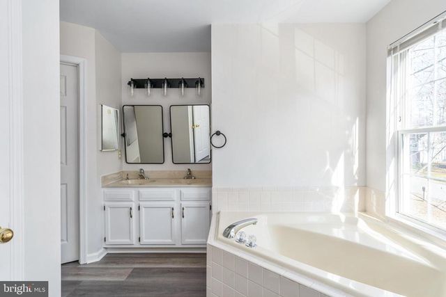 11818 HICKORY CREEK DR, Fredericksburg, VA 22407