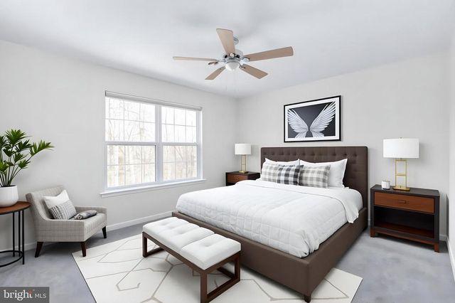 11818 HICKORY CREEK DR, Fredericksburg, VA 22407