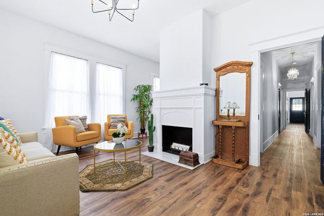 102 Beal, San Antonio, TX 78201