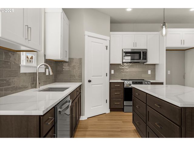 85 Nw MAWRCREST Ave, Gresham, OR 97030