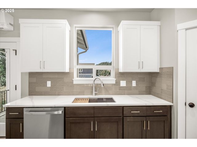 85 Nw MAWRCREST Ave, Gresham, OR 97030