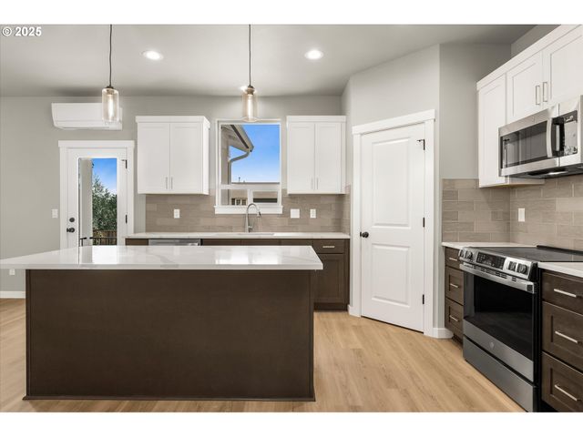 85 Nw MAWRCREST Ave, Gresham, OR 97030