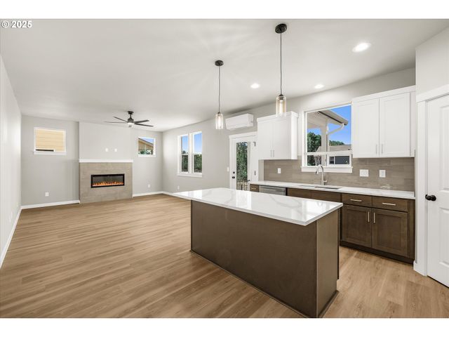 85 Nw MAWRCREST Ave, Gresham, OR 97030