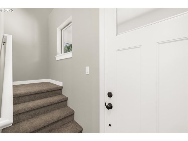 85 Nw MAWRCREST Ave, Gresham, OR 97030